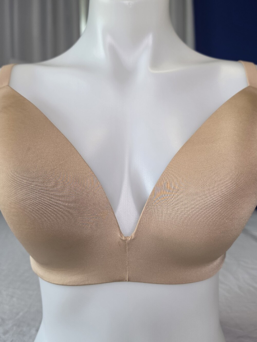 SKIMS Wireless Form Lined T-Shirt Demi Bra 36DDD Beige